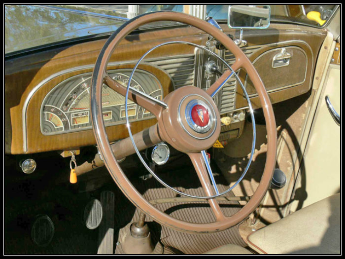1938-desoto-S5-drophead-limo-dash